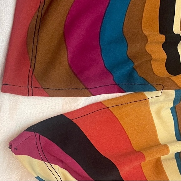 ❤️2/$15 or 3/$21❤️ CSC Studios Retro Swirled Long Sleeve Top, Size XS - Picture 4 of 13